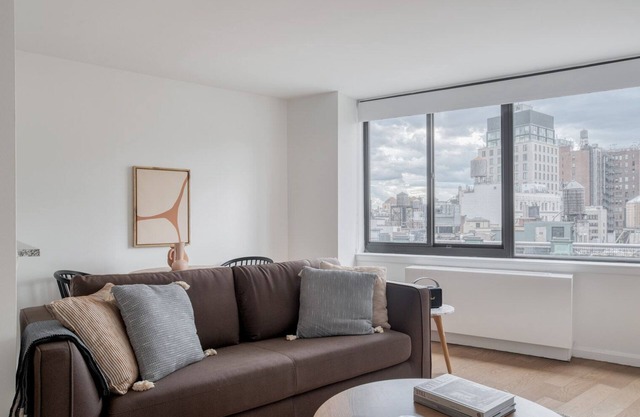 Chic Flatiron 1BR w/ Elevator & Gym, near Union Square Park, by Blueground