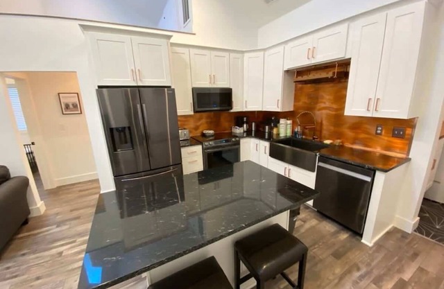 Chic Morton House Sum