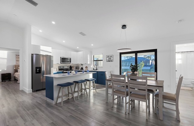 Chic Newly Built Vacation Escape with Canal view