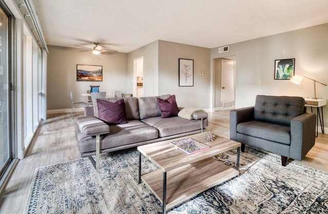 Chic Palo Alto 2BR w/ Balcony, nr Shopping & Dining, by Blueground