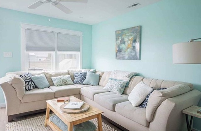 Chic's Beach Beauty Too!