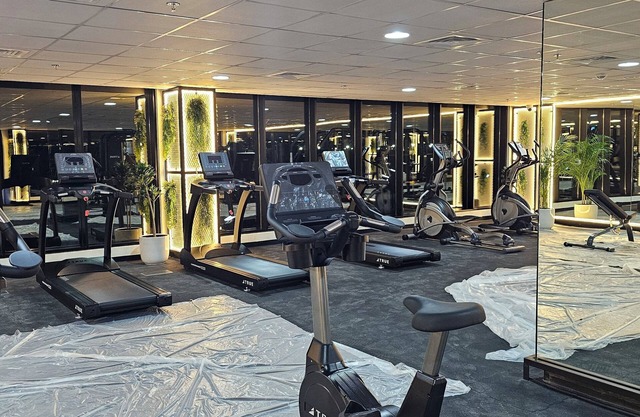 Chic studio with AC, fitness room, swimming pool, open sea in marvelous Al Hamra