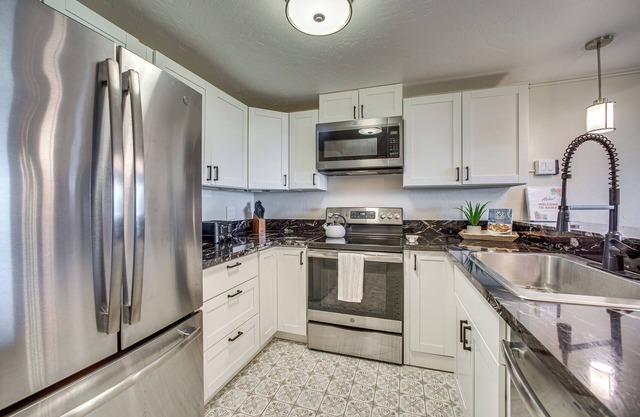 Chic Waikoloa Condo w/ Lanai + Complex Pools!