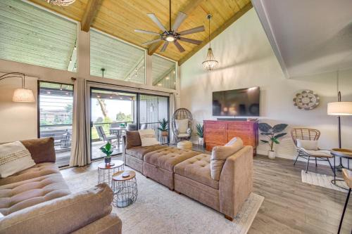 Chic Waikoloa Condo with Lanai and Complex Pools!