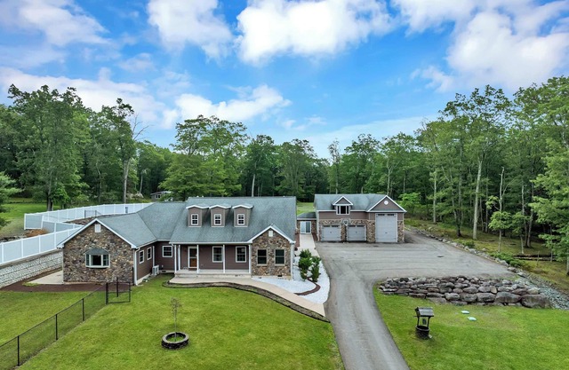 Chip's Pocono Escape | Pool w/ Slide | Hot tub