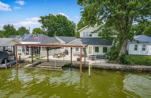 Chippewa Cottage at Indian Lake