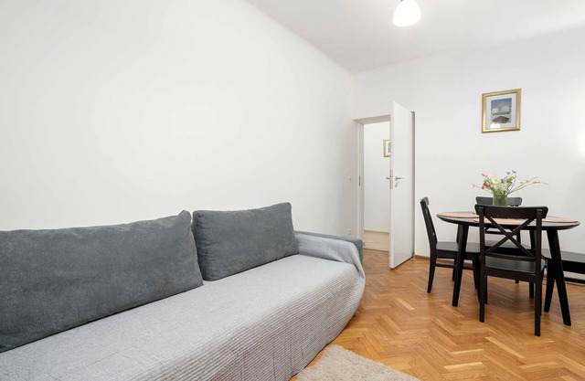 Chodkiewicza 1 Rzeszów | Traditional Apartment with Two Bedrooms Close to the Pa
