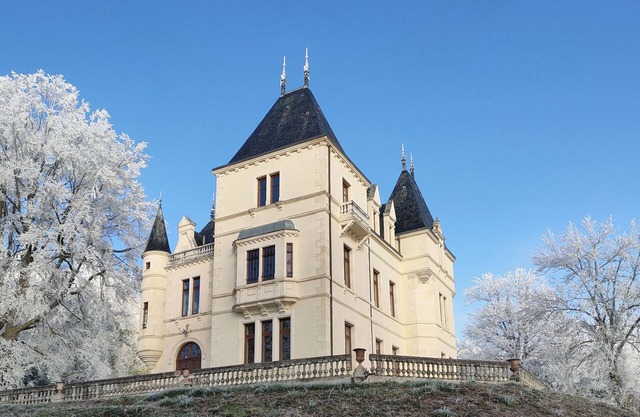 Privatize Château des Bérangers for your party or vacation!