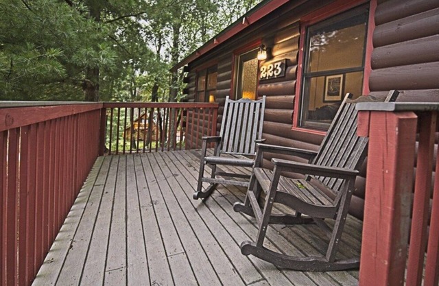 Christmas Mountain Village™ - 2 Bedroom Cabin