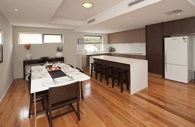 Subi Estancias cortas Churchill Ave Townhouse