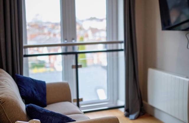 City View Apartment II - Salisbury. 1 bed in the centre of the Medieval City