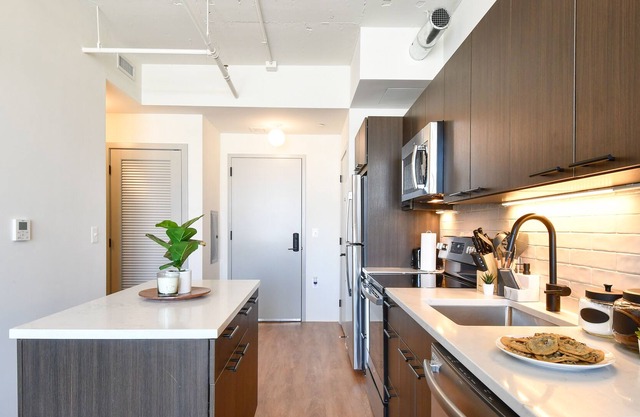 Classy Loft | Mins frm Old Town