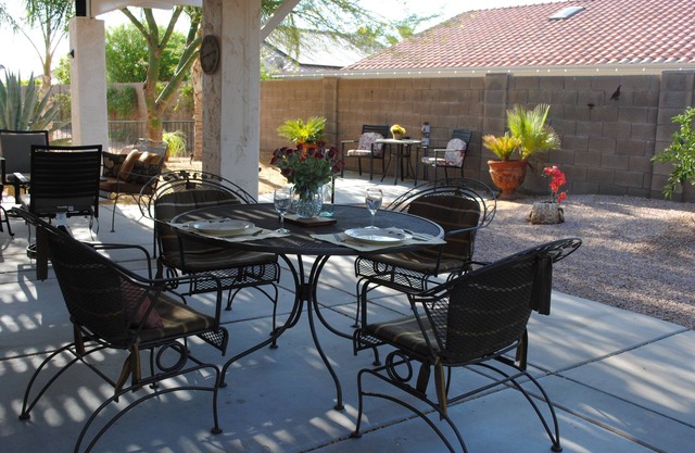 Classy, remodeled home in over-55, manned gate neighborhood in Surprise