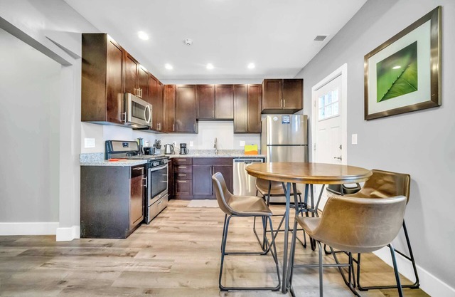 Cle Suites 1BR/1BA | 5 min Walk to Cle Clinic #15