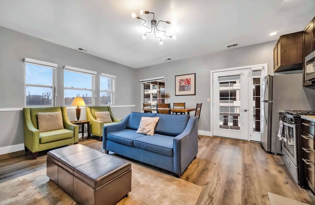 Cle Suites 2BR/1BA | 5 min Walk to Cle Clinic #4