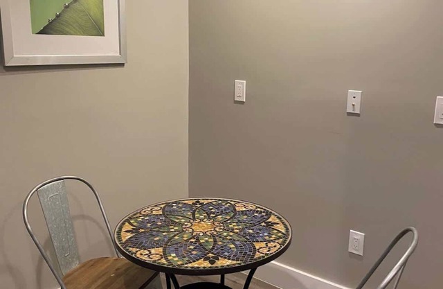 Cle Suites 3BR/2BA | 5 min Walk to Cle Clinic #2