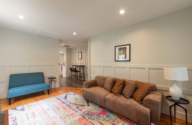 Clean & Quiet 4-BR near Downtown and UM Campus