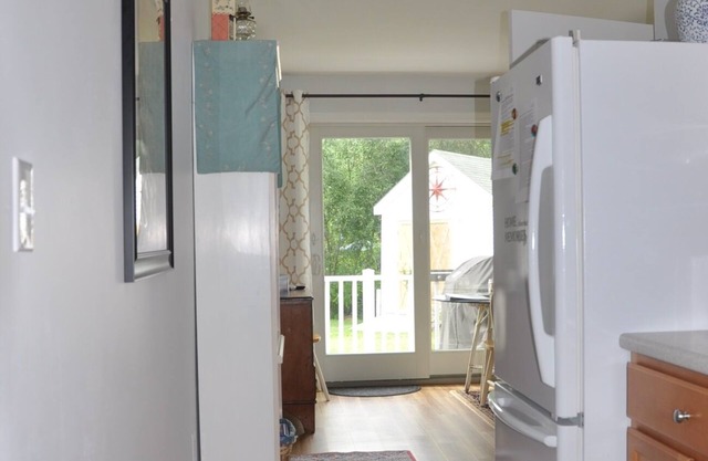 Clean Bright Quiet Apartment