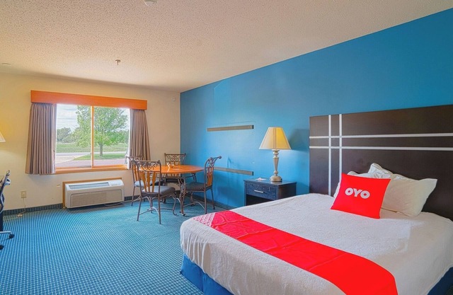 Clean Budget Room Near Casino & Park w/ Full Bed + Pet-Friendly Amenities