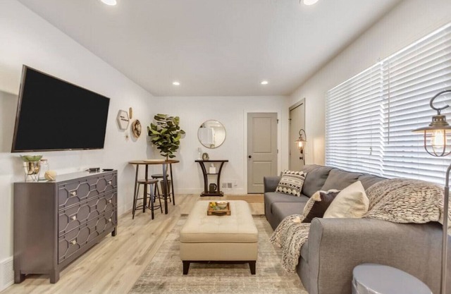 ⭐️⭐️⭐️⭐️⭐️ Netflix, 3 minutos a DT, transitable / en bicicleta