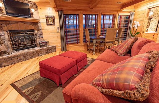 Cliffside Cottage – King Studio Hideaway w/ Creek, Fire Pit & Mountain Charm