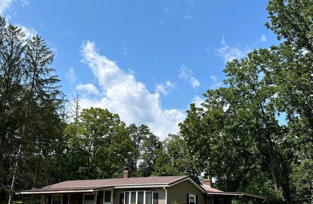 Close to Penn State and Raystown Lake, beautiful quiet country setting.