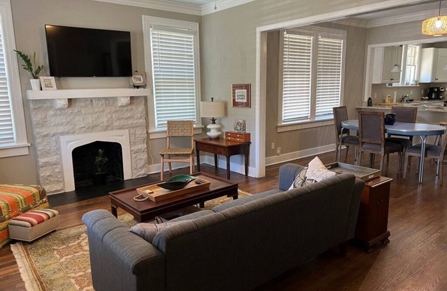 Close to Rhodes College, Memphis Zoo & Downtown