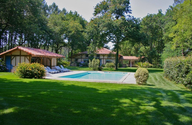 Close to the ocean, VILLA GLORIEUX TEMPLIER, 7bed, heated and secured swimming pool