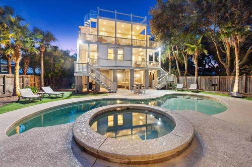 CM3302: 3302 Cameron Blvd.