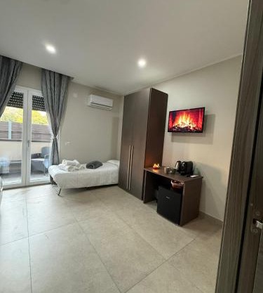 Coast To Coast - Rooms & Pool! Camere moderne e piscina