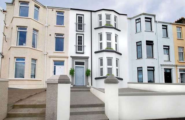 Coast & City - Eglinton Street