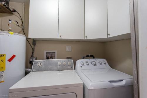 Coastal Breeze Siesta Manatee "C"