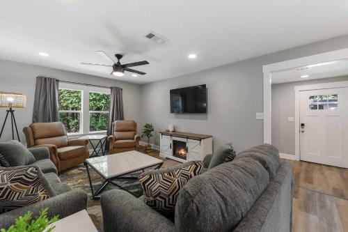 Coastal Casa -Charming 3 Bedroom House