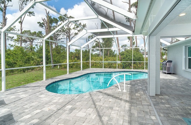 Coastal Comfort in Gulf Cove Relaxing 3BR Retreat w/ Heated Pool
