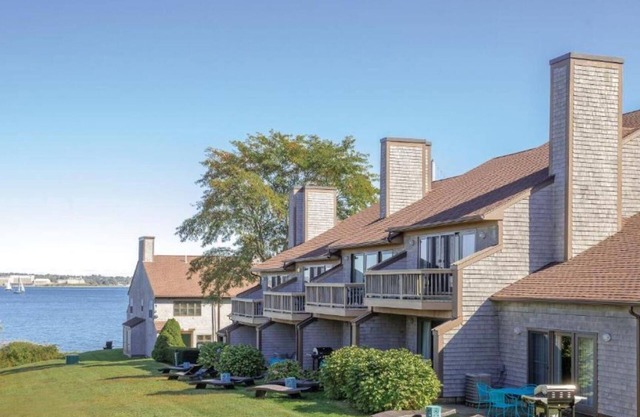 Coastal Escape: 2-Bedroom Suite at Wyndham Newport Overlook