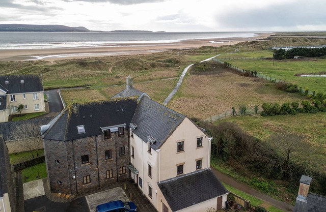 Coastal holiday apartment with glorious views