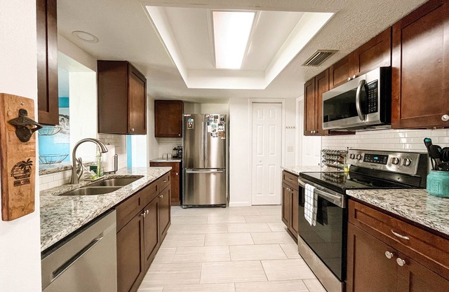 Coastal Oasis! Cozy 2/1, Close to The Beach!