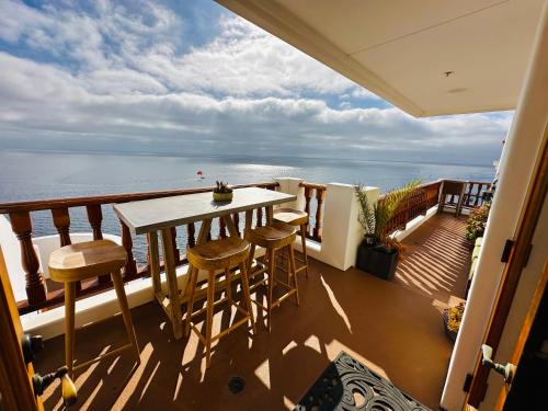 Coastal Villa W Balcony & Ocean Panorama