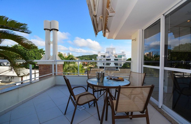 Cobertura em Jurerê a 200m da praia