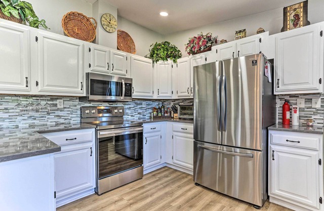 Cochecton Getaway w/ Pool Table + Fire Pit!