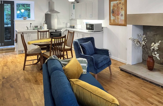 Coldwell Street Cottage