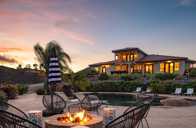 Colina by AvantStay | Private Mountain Top Oasis w/ Pool, Hot Tub, Putting Green