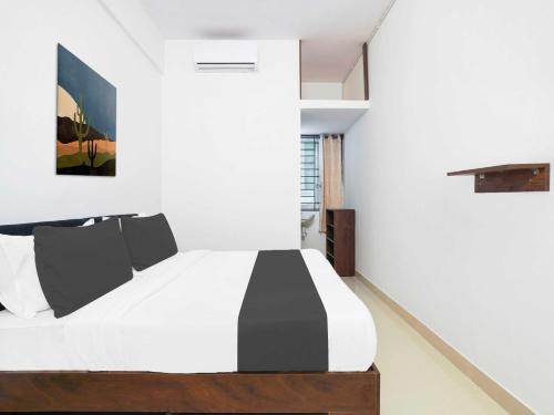 Collection O Karmelaram Railway Station