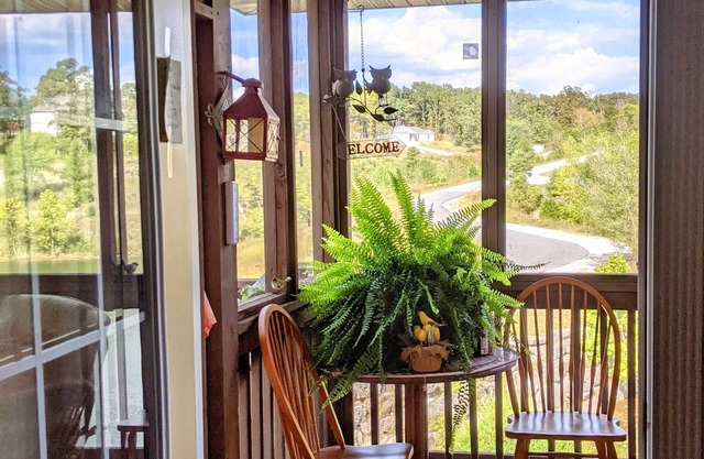 Casa de campo de Colleen en Cross Creek: casa única y encantadora, acogedora, lejos de casa🏡