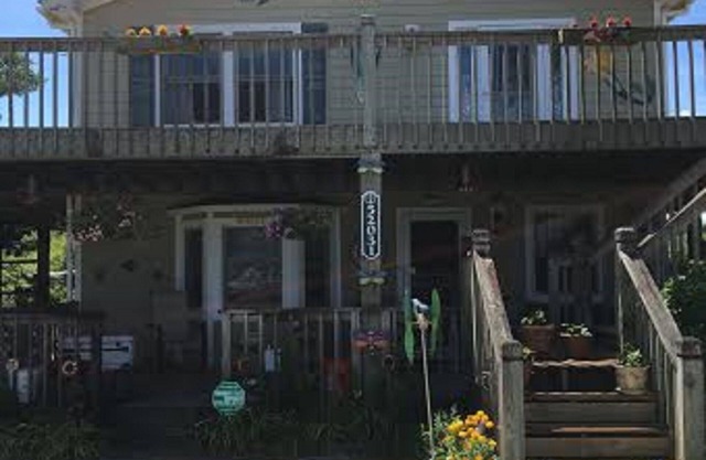 Ven a disfrutar de la privacidad de los bosques con todos los Cabo Hatteras últimos tiempos cercanos