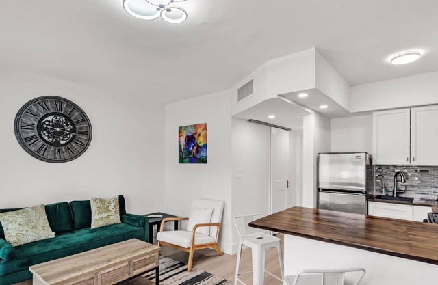 Comfort 1/1 in Fort Lauderdale