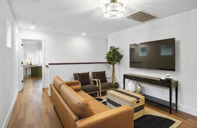 Comfort & Elegance: Sacramento Edition