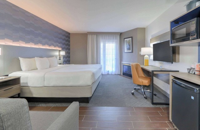 Comfort Inn & Suites At Dollywood Lane