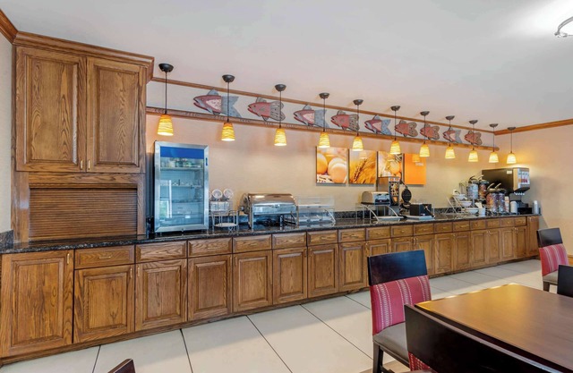 Comfort Inn & Suites