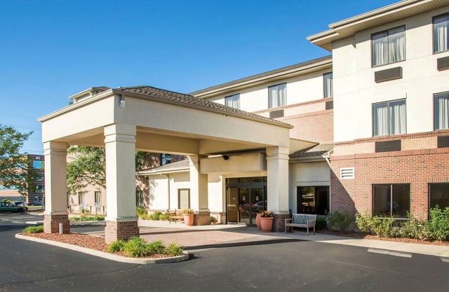 Comfort Inn & Suites West Chester - North Cincinnati